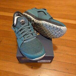 NEW IN BOX Lems Mesa Men's 9 (Arctic Blue)